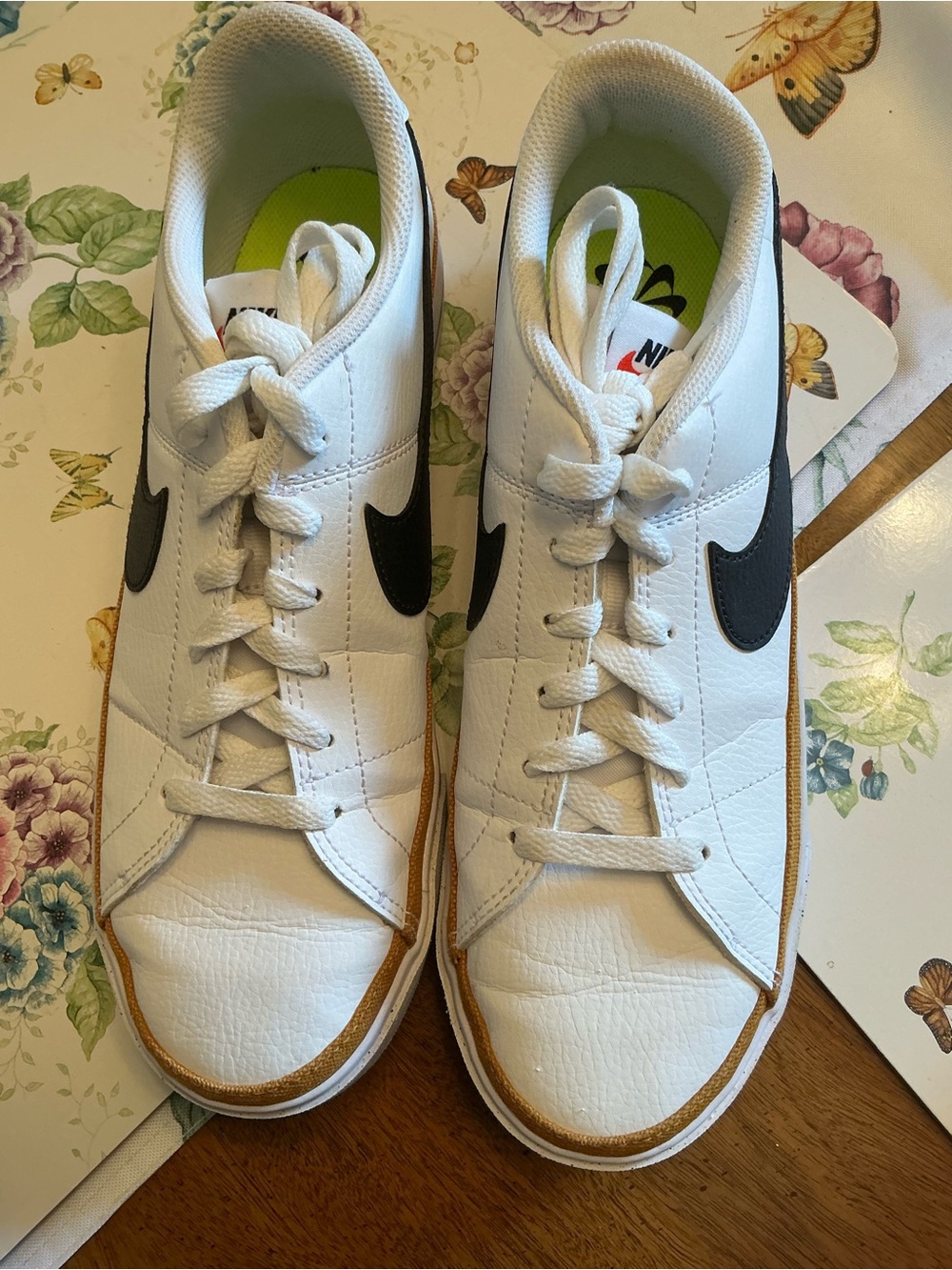 Nike WOMEN Court Legacy Sneakers 10